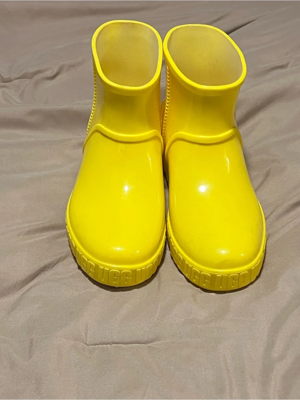 UGG Kids' Drizlita Bright Yellow Waterproof Boot (New without tags)